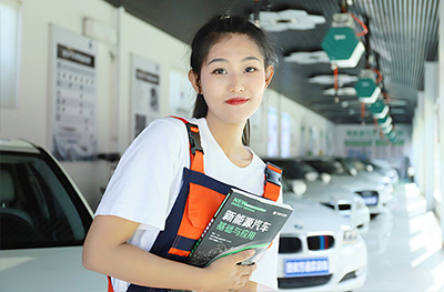 ����Ů��