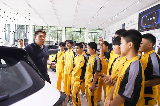 ��ͨѧ�����������˾��������